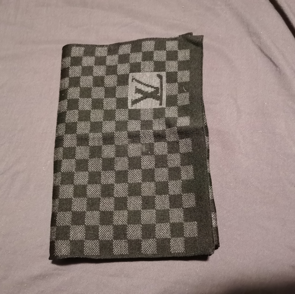 Authentic Louis Vuitton M74200 Damier Graphic - Picture 2 of 3